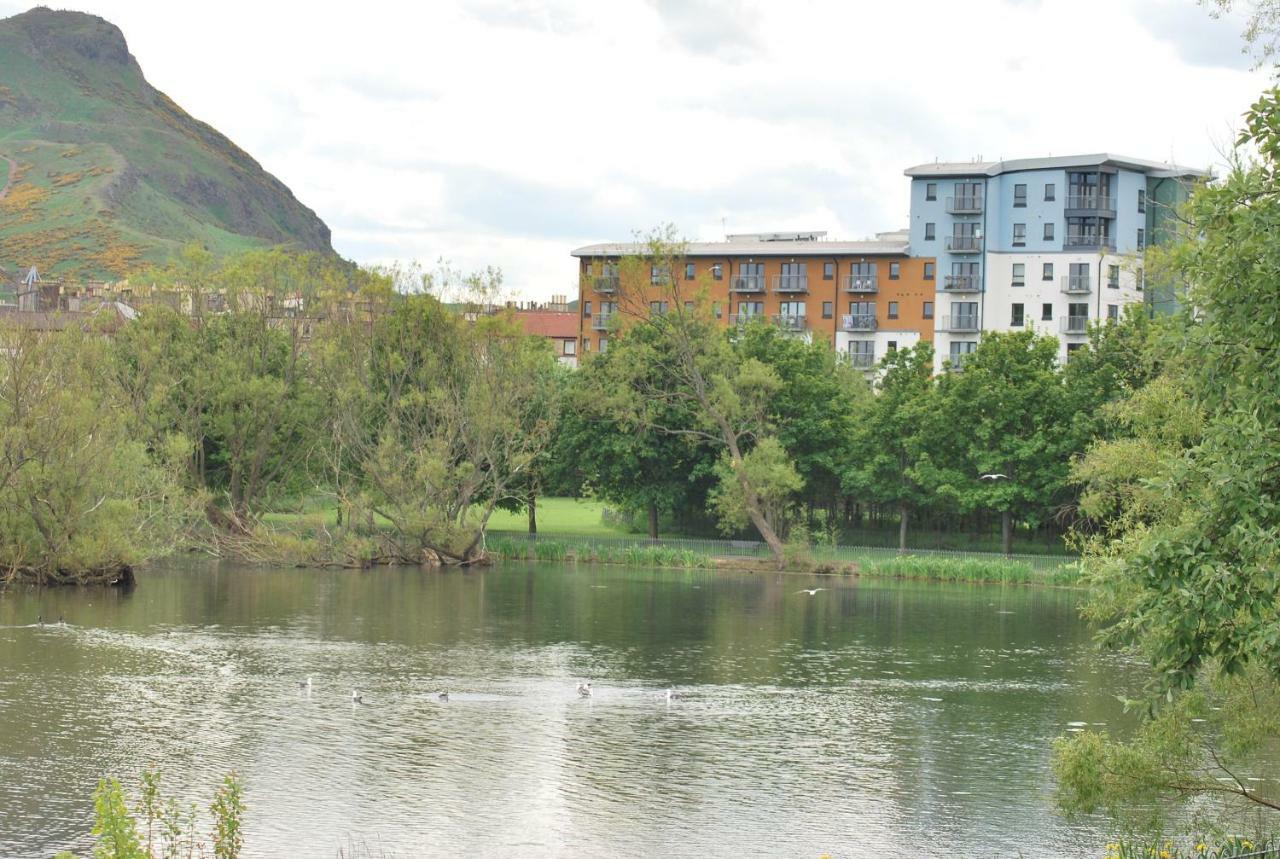 Lochend Park View Apartment Edinburgh Ngoại thất bức ảnh